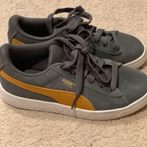 Puma kids suedes